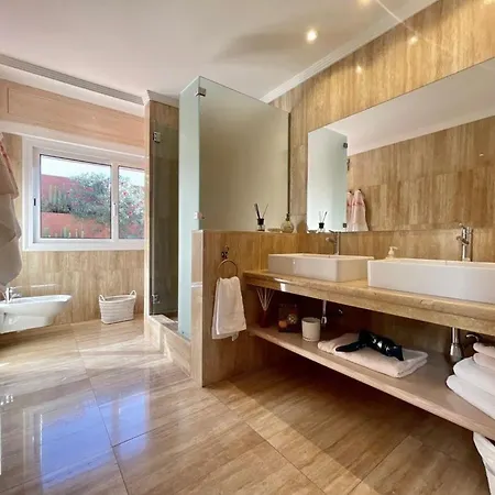 Amorio A Spacious Modern Getaway With A Private Heated Pool & Sea Views Villa Costa Adeje (Tenerife)