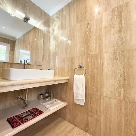 Amorio A Spacious Modern Getaway With A Private Heated Pool & Sea Views Villa Costa Adeje (Tenerife)