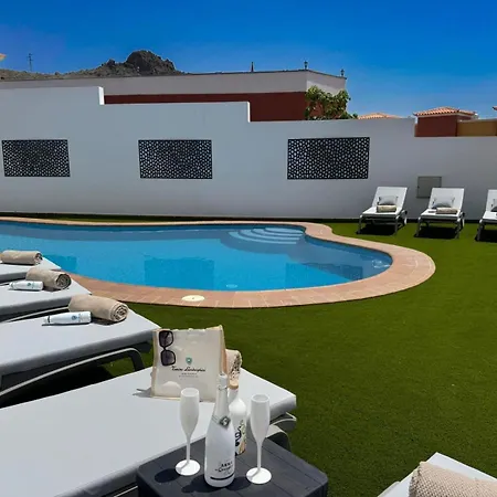 Amorio A Spacious Modern Getaway With A Private Heated Pool & Sea Views Villa
