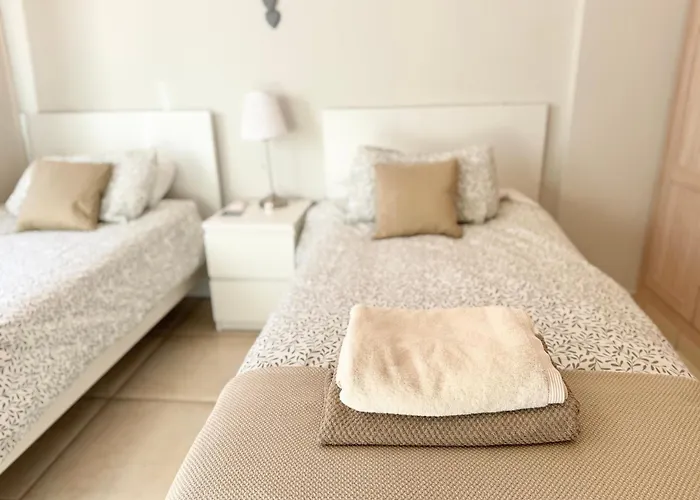 Villa Amorio A Spacious Modern Getaway With A Private Heated Pool & Sea Views *