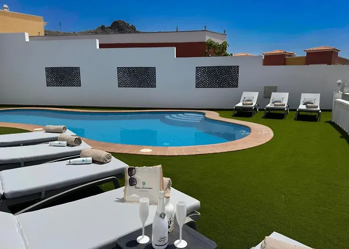 Amorio A Spacious Modern Getaway With A Private Heated Pool & Sea Views Villa