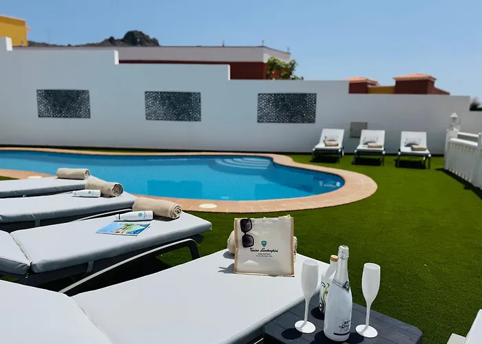 Amorio A Spacious Modern Getaway With A Private Heated Pool & Sea Views Costa Adeje (Tenerife)