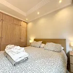 Amorio A Spacious Modern Getaway With A Private Heated Pool & Sea Views Vila