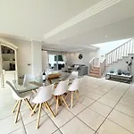 Vila Amorio A Spacious Modern Getaway With A Private Heated Pool & Sea Views Costa Adeje (Tenerife)