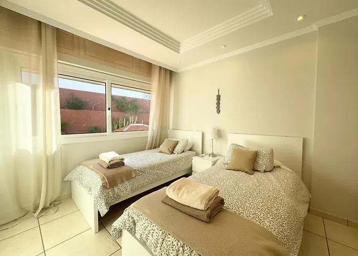 Amorio A Spacious Modern Getaway With A Private Heated Pool & Sea Views