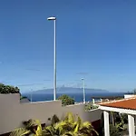 Amorio A Spacious Modern Getaway With A Private Heated Pool & Sea Views Вилла