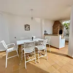 Amorio A Spacious Modern Getaway With A Private Heated Pool & Sea Views * Адехе
