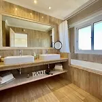 Amorio A Spacious Modern Getaway With A Private Heated Pool & Sea Views