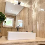 Вилла Amorio A Spacious Modern Getaway With A Private Heated Pool & Sea Views