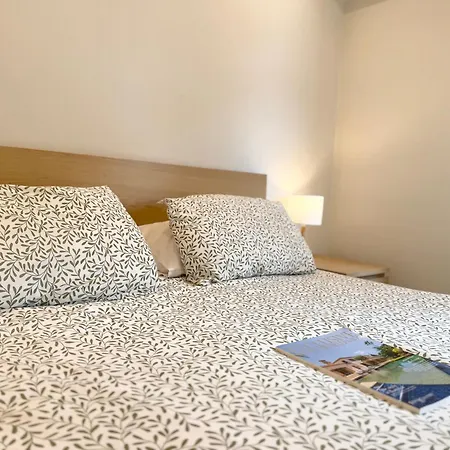 Amorio A Spacious Modern Getaway With A Private Heated Pool & Sea Views וילה